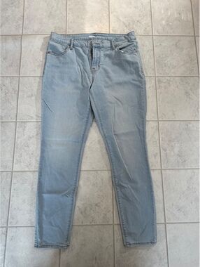 Old Navy Super Skinny Mid-Rise Light Blue Jeans Size 14